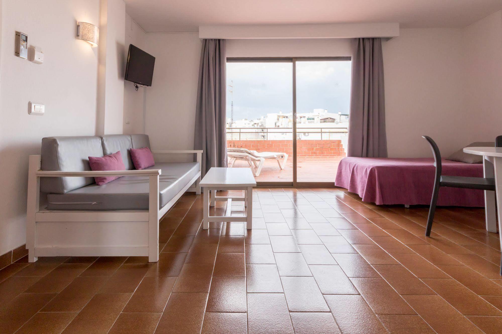 Apartamentos Orosol 2 By Typic Hotels San Antonio  Luaran gambar