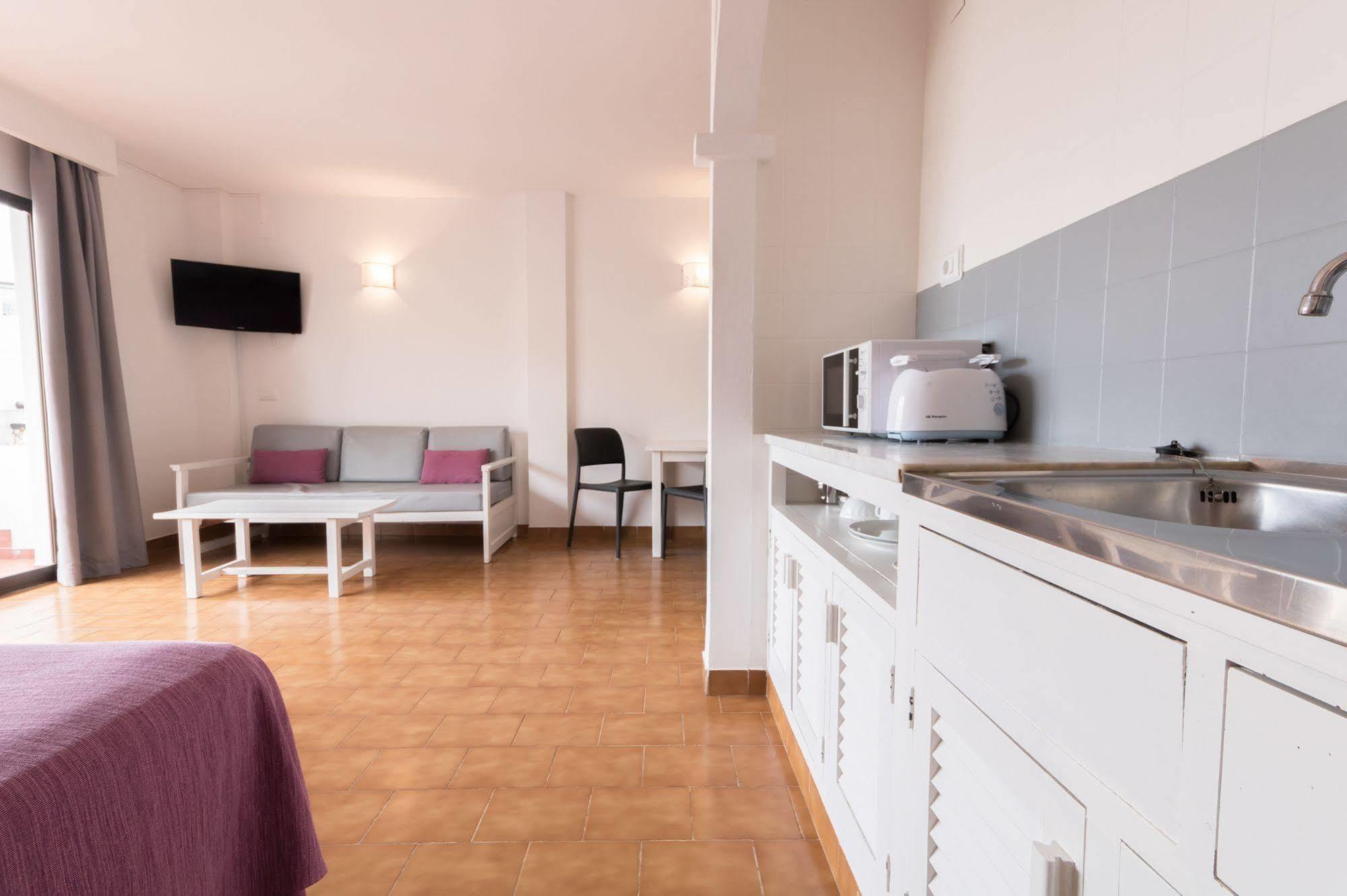 Apartamentos Orosol 2 By Typic Hotels San Antonio  Luaran gambar