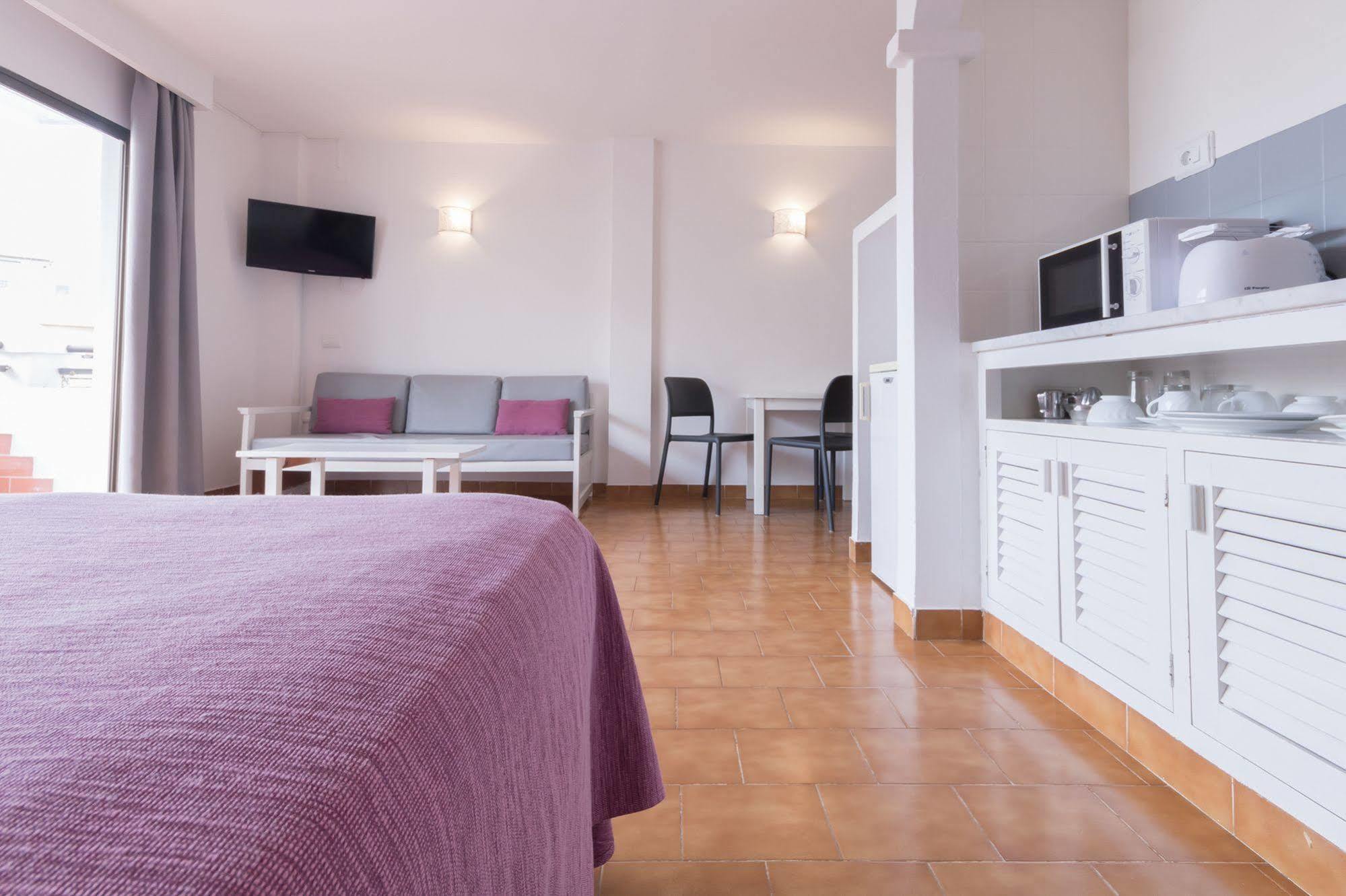 Apartamentos Orosol 2 By Typic Hotels San Antonio  Luaran gambar