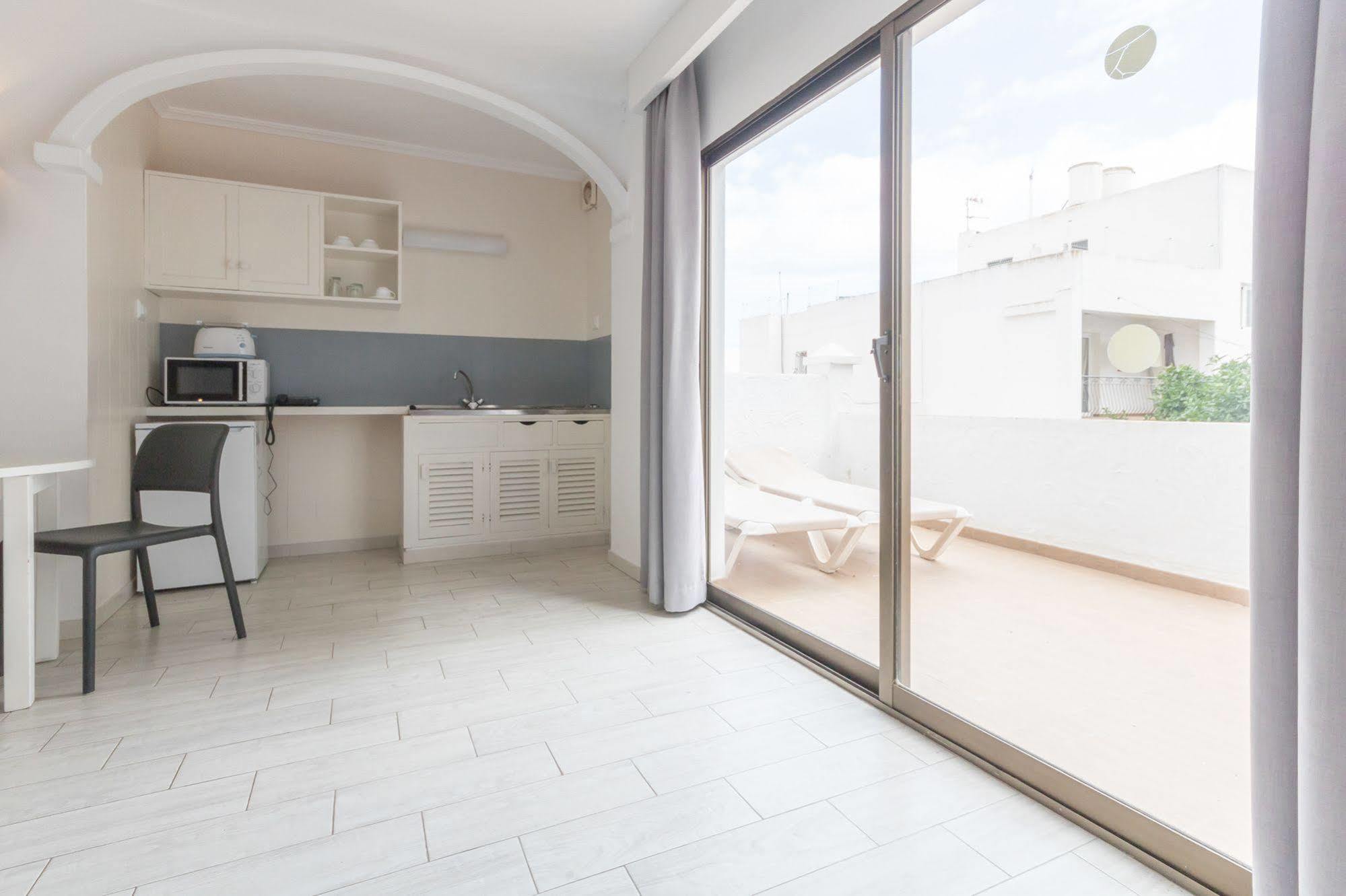 Apartamentos Orosol 2 By Typic Hotels San Antonio  Luaran gambar
